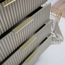 Monza Tall Chest Of 5 Drawers With Fluted Detailing Pale Ash - thumbnail 5