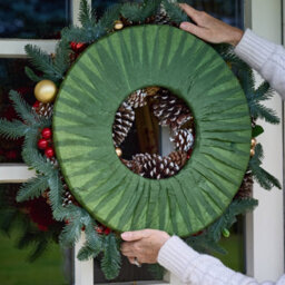 Dibor Vintage Style Headley Rose Festive Decor Autumn-Winter Wreath Front Door Christmas Wreath 52Cm - thumbnail 4