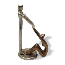Silver And Gold Aluminium Helping Hands Sculpture - Abstract Figurine For Home Accessories - Symbolic Decorative Ornament - 25Cm