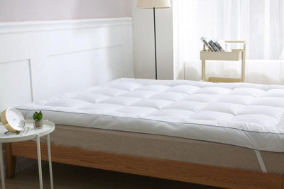 Kampala Hill Microfibre Mattress Topper 10Cm/4 Inch Box Stitched Hotel Quality Elasticated Straps White Super King - image 1