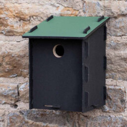 Buttercup Farm Eco Small Bird Box With 25mm Hole - Recycled Ldpe Plastic/wood - L17 X W17 X H26 Cm - thumbnail 4