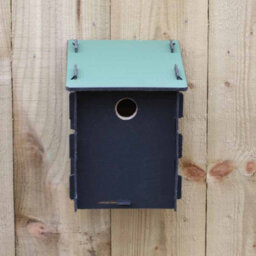 Buttercup Farm Eco Small Bird Box With 25mm Hole - Recycled Ldpe Plastic/wood - L17 X W17 X H26 Cm - thumbnail 5
