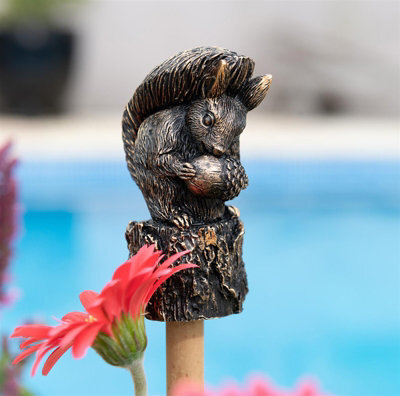 Jardinopia Beatrix Potter Squirrel Nutkin Cane Or Stake Topper (Ccbp0006) - L3.5 X W3.5 X H8.5 Cm - image 1