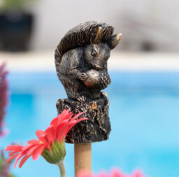 Jardinopia Beatrix Potter Squirrel Nutkin Cane Or Stake Topper (Ccbp0006) - L3.5 X W3.5 X H8.5 Cm - thumbnail 2