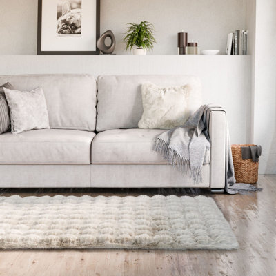 Deluxe Faux Fur Rug In Cream Colour - image 1