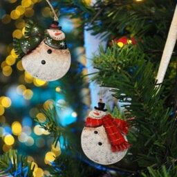 CLEFFNS 4Pcs Rustic Metal Snowmen Ornament For Christmas Tree Decoration Snowman Christmas Hanging Ornament Xmas Holiday Decor - thumbnail 6