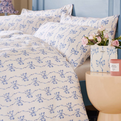 Cath Kidston Ribbon And Bows Reversible Cotton Double Duvet Cover Set With Pillowcases White / Blue - image 1