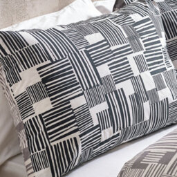 Catherine Lansfield Blocks Reversible Duvet Cover Set With Pillowcases Black - thumbnail 3