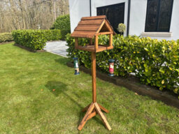 Charles Taylor Premium Extra Large Bird Feeding House - thumbnail 5