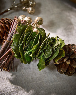 Dibor Woodland Walk Natural Finish Christmas Garland On 1.2M Jute Rope With Pinecones And Berries - 120Cm - image 1