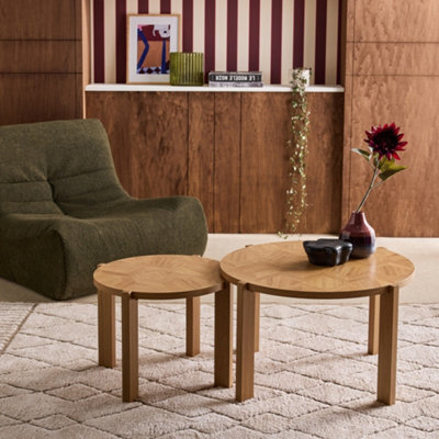 Sweeek - Set Of 2 Vintage Nesting Tables With Round Chevron Effect Tops Natural 70X70X42.5 Cm - Zala - image 1