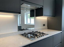 DIY Splashbacks Silver Mirror Splashback 60Cm X 75Cm (Toughened Glass) - thumbnail 1