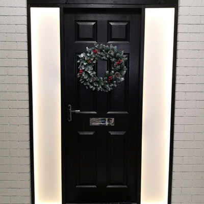 Samuel Alexander 45Cm Snow Tipped Green Wreath Christmas Decoration With 125 Tips, Pine Cones And Berries - image 1
