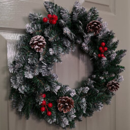 Samuel Alexander 45Cm Snow Tipped Green Wreath Christmas Decoration With 125 Tips, Pine Cones And Berries - thumbnail 3