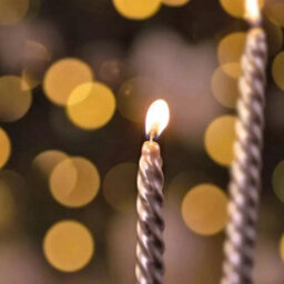 Set Of 4 Silver Twist Taper Candles - thumbnail 3