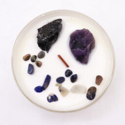 Serenityy Chakra Crystal Candles - Solar Plexus Chakra Candle With Amethyst And Black Agate, 360G, Deep In The Forest Fragrance - thumbnail 3