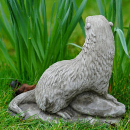 Burgess Otter Stone Statue British Made Outdoor Garden Ornament - thumbnail 2