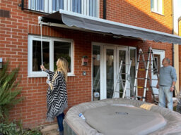 Introll Int300 - No Cassette Retractable Garden Patio Awnings Manual, White Frame - Grey Fabric - 4M X 3M - thumbnail 2