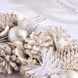 Dibor 36Cm White Frosted Xmas Festive Table Decoration Wreath Christmas Dining Centerpiece - thumbnail 5