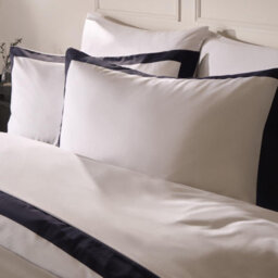 Ohs Contrast Border Microfibre Bedding Set Duvet Cover With Pillowcase, White/navy - Super King - thumbnail 3