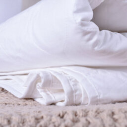 Lancashire Textiles 1Tog Cotton Super King Duvet Anti-Allergic Lightweight Blanket For Deep And Comfortable Sleep- 220 X 260mm - thumbnail 5