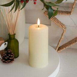 Festive Lights Ember™ Battery Signature Ivory Candle, 15Cm - thumbnail 4