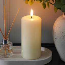 Festive Lights Ember™ Battery Signature Ivory Candle, 15Cm - thumbnail 3