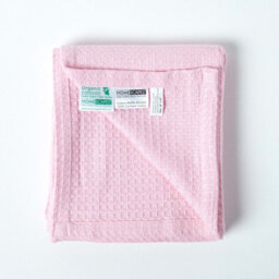 Homescapes Organic Cotton Waffle Baby Blanket Pink, 125 X 150 Cm - thumbnail 4