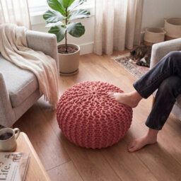 Bravich Dusty Pink Chunky Knitted Pouffe Footstool - 50Cm Round - thumbnail 2
