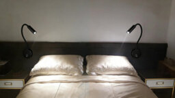 Amorly White Wall-Mounted Bedside Reading Light, 30 Focused Beam Gooseneck Lamp, Headboard & Wooden Board Sconce, Ac 100-240V - thumbnail 4