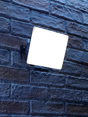 Auraglow Integrated Led Flood Light 4000K-Black-50W - 4200Lm-Standard On/off - image 1
