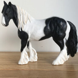 Animal Crackers Piebald Black & White Coloured Cob Figurine By Leonardo, Length 16Cm, Gift Boxed - thumbnail 2