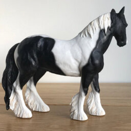 Animal Crackers Piebald Black & White Coloured Cob Figurine By Leonardo, Length 16Cm, Gift Boxed - thumbnail 3