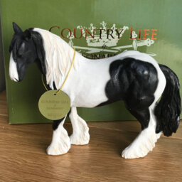 Animal Crackers Piebald Black & White Coloured Cob Figurine By Leonardo, Length 16Cm, Gift Boxed - thumbnail 6