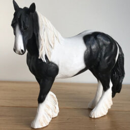 Animal Crackers Piebald Black & White Coloured Cob Figurine By Leonardo, Length 16Cm, Gift Boxed - thumbnail 1