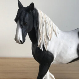 Animal Crackers Piebald Black & White Coloured Cob Figurine By Leonardo, Length 16Cm, Gift Boxed - thumbnail 4