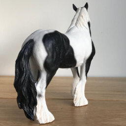 Animal Crackers Piebald Black & White Coloured Cob Figurine By Leonardo, Length 16Cm, Gift Boxed - thumbnail 5