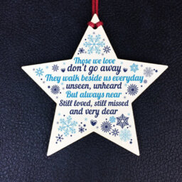 Red Ocean Wooden Star Christmas Memorial Tree Decoration Ornament Mum Dad Nan Grandad Gift - thumbnail 2
