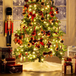 The Christmas Workshop Long Pile White Faux Fur Tree Skirt - thumbnail 3
