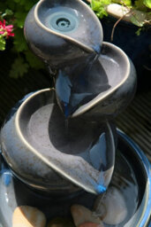 Primrose Cosmos Blue Three-Tier Oil Jar Solar Powered Ceramic Indoor Outdoor Water Feature H25Cm - thumbnail 6