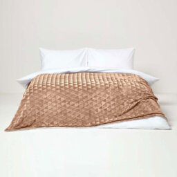 Homescapes Light Brown Geometric Triangle Velvet Throw 160 X 200 Cm - thumbnail 3