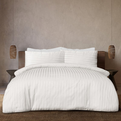 Smart Living Luxury Satin Stripe Reversible Duvet Cover Bedding Set With Pillowcase
