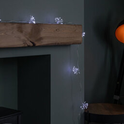 Samuel Alexander 2.7M Set Of 10 Twinkling Christmas Starburst String Lights With 200 White Leds - thumbnail 3