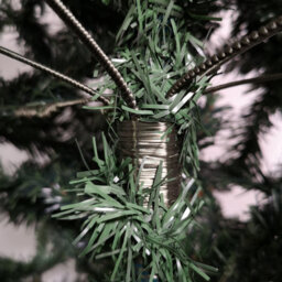 Samuel Alexander 2.7M Set Of 10 Twinkling Christmas Starburst String Lights With 200 White Leds - thumbnail 4