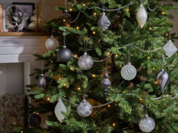 Beliani Set Of 35 Baubles Frostfall Glass Grey - thumbnail 2