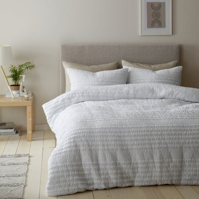 Catherine Lansfield Bedding Lennon Stripe Duvet Cover Set With Pillowcase White - image 1