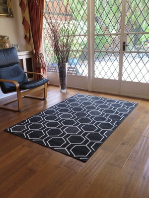 Aspect Furniture Genevieve Trellis Hexagon Pattern Area Rug,black/cream - image 1