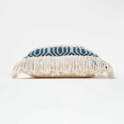Homescapes Safi Handwoven Fringed Navy & Cream Kilim Cushion 45 X 45 Cm - thumbnail 4