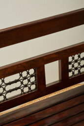 Orsina Dark Sheesham Wood Bench, Vintage-Style Wooden Seat With Intricate Iron-Detail Back, Entryway Seating - thumbnail 3