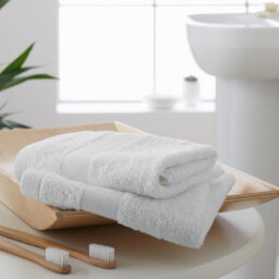 Catherine Lansfield Anti-Bacterial Cotton 30X30Cm Face Cloth Pair White - thumbnail 1